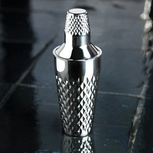True Brands Faceted Stainless Steel Cocktail Shaker 4 True Brands Faceted Stainless Steel Cocktail Shaker