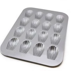 USA Pan 16-Well Madeleine Pan