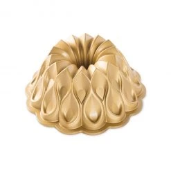 Bakeware Nordic Ware Crown Bundt Pan